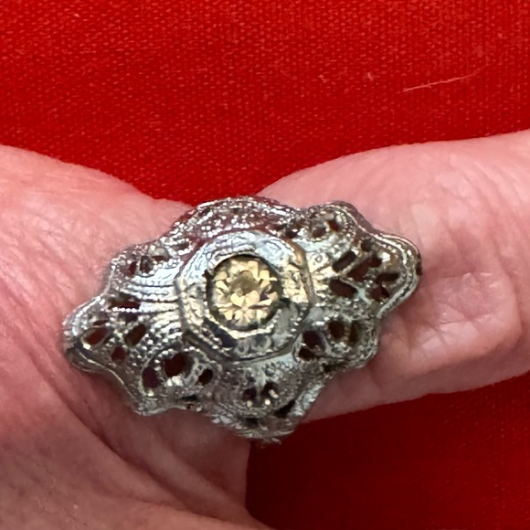 Vintage Silver Filigree Ring with Rhinestone Setting, sz4 - Picture 3 of 4